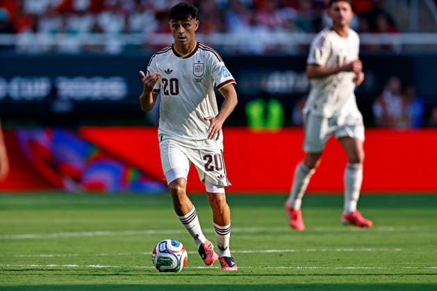 June 26, 2026, Guadalajara, Jalisco, Mexico: Pedri of Spain runs with the ball during the match between Uruguay and Spain for the 3st round of the group H of the FIFA World Cup, WM, Weltmeisterschaft, Fussball 2026, at Guadalajara Stadium, in Guadalajara, Mexico on June 26, 2026. Photo: DiaEsportivo Guadalajara Mexico - ZUMAh208 20260626_zsp_h208_019 Copyright: xHeulerxAndreyx