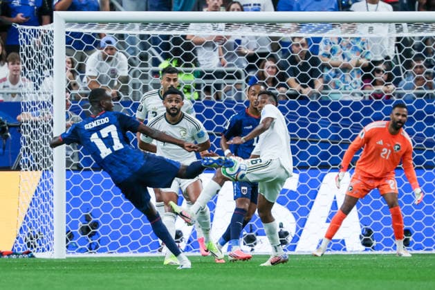 Willy Semedo of Cabo Verde shoots for goal under pressure from Nasser Al-Dawsari of Saudi Arabia during a FIFA Men’s World Cup 2026 Group Stage football match between Cape Verde and Saudi Arabia at Houston Stadium, in Houston on June 26th 2026 (Photo by Leo Barrilari SPP)  Copyright: xLeoxBarrilari SPPx Sportspressphoto_SPR177898