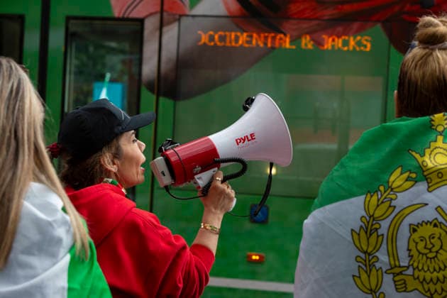 June 26, 2026, Seattle, Washington, USA: Protesters gather at SeattleÃ¢â‚¬â ¢s Pioneer Square in demonstration of the current ro gime in Tehran before the FIFA World Cup, WM, Weltmeisterschaft, Fussball match between Egypt and Iran on Friday, June 26, 2026. 2026 FIFA World Cup: Protest Against Iranian Ro Gime In Seattle  - ZUMAg235 20260626_zap_g235_010 Copyright: xPaulxChristianxGordonx