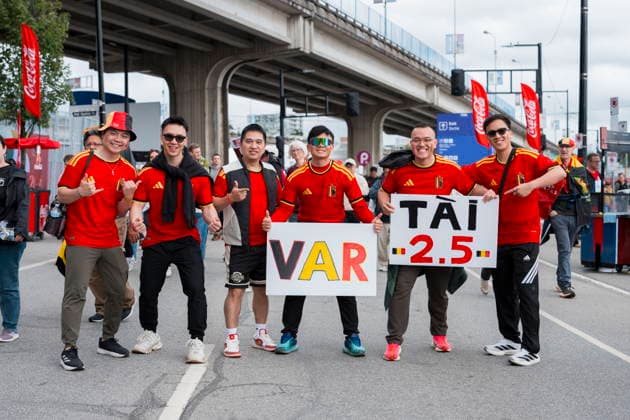 FIFA World Cup, WM, Weltmeisterschaft, Fussball 2026 - Group G - New Zealand vs Belgium Belgian supporters arrive at BC Place in Vancouver prior to the FIFA World Cup 2026 group stage match between Belgium and New Zealand, in Vancouver, Canada, 26 June 2026. VANCOUVER Canada  Copyright: xBOBxFRIDx