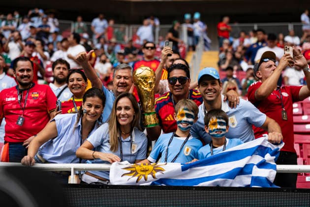 Fans of Uruguay seen during FIFA World Cup, WM, Weltmeisterschaft, Fussball 2026 game between national teams of Uruguay and Spain (Edmund Wong Ball Raw Images) Zapopan Estadio Guadalajara Mexico Copyright: xEdmundxWongx edmundwong_uruguay_spain_2526_1-26