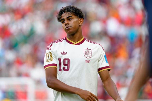 Lamine Yamal seen during FIFA World Cup, WM, Weltmeisterschaft, Fussball 2026 game between national teams of Uruguay and Spain (Edmund Wong Ball Raw Images) Zapopan Estadio Guadalajara Mexico Copyright: xEdmundxWongx edmundwong_uruguay_spain_2526_1-8