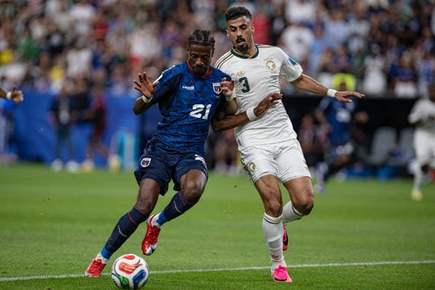 Nuno Da Costa of Cabo Verde and Ali Lajami of Saudi Arabia fight for possession during the FIFA World Cup, WM, Weltmeisterschaft, Fussball 2026 Group D match between Cape Verde and Saudi Arabia at Houston Stadium in Houston, Texas, United States, on June 26th, 2026. (Photo by Riquelve Nata Sports Press Photo)  Copyright: xRiquelvexNata SportsxPressxPhotox Sportspressphoto_SPR177912