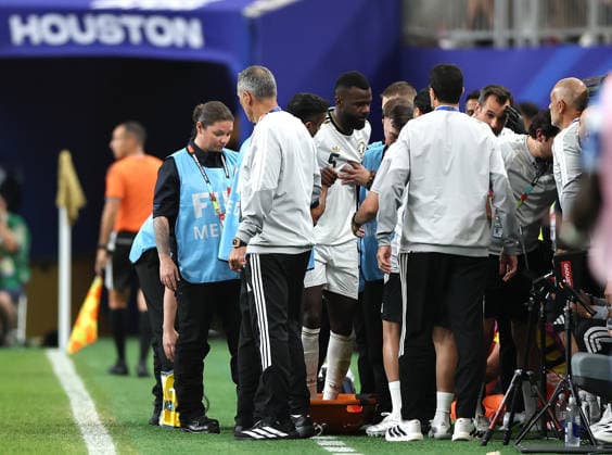 (260627) -- HOUSTON, June 27, 2026 -- Hassan Altambakti (4th L) of Saudi Arabia leaves the pitch during the group H match between Cabo Verde and Saudi Arabia at the 2026 FIFA World Cup, WM, Weltmeisterschaft, Fussball at Houston Stadium in Houston, the United States, June 26, 2026. ) (SP)U.S.-HOUSTON-FOOTBALL-FIFA WORLD CUP-GROUP H-CPV VS KSA LixMing 