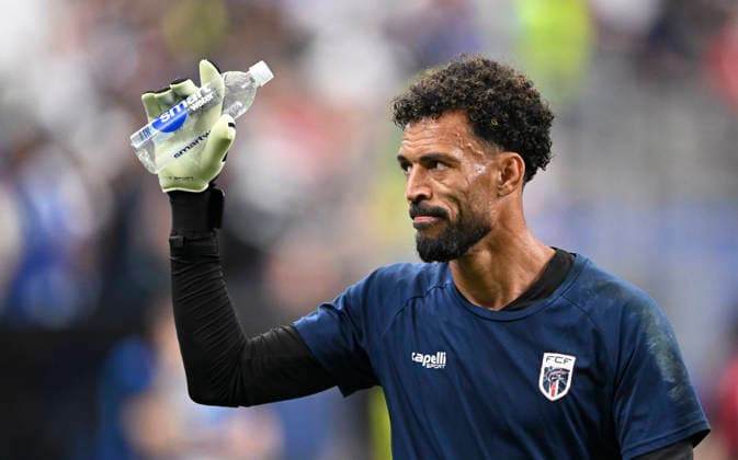 (260627) -- HOUSTON, June 27, 2026 -- Vozinha, goalkeeper of Cabo Verde, gestures before the group H match between Cabo Verde and Saudi Arabia at the 2026 FIFA World Cup, WM, Weltmeisterschaft, Fussball at Houston Stadium in Houston, the United States, June 26, 2026. ) (SP)U.S.-HOUSTON-FOOTBALL-FIFA WORLD CUP-GROUP H-CPV VS KSA XiaoxYijiu 