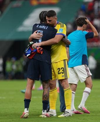 Uruguay v Spain - FIFA World Cup, WM, Weltmeisterschaft, Fussball 2026 - Group H ZAPOPAN, MEXICO - JUNE 26: Unai Simon (23) of Spain greets Darwin Nunez (9) of Uruguay after the 2026 FIFA World Cup First Stage Group H match between Uruguay and Spain at Estadio Akron (Guadalajara Stadium) in Zapopan, Guadalajara, Mexico on June 26, 2026. Juancho Torres Anadolu Jalisco Mexico. Editorial use only. Please get in touch for any other usage.  Copyright: x2026xAnadoluxJuanchoxTorresx
