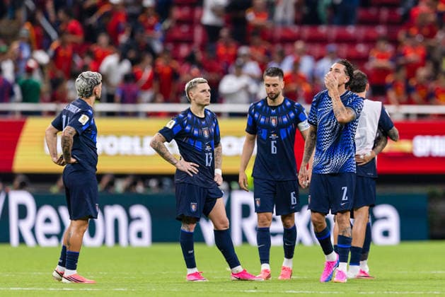 ZAPOPAN, MEXICO - JUNE 26: Uruguay players are dejected after losing the FIFA World Cup, WM, Weltmeisterschaft, Fussball 2026 Group H match between Uruguay and Spain at Guadalajara Stadium on June 26, 2026 in Zapopan, Mexico.  Copyright: xMBxMediax