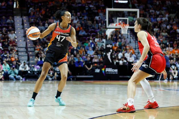 UNCASVILLE, CT - JUNE 26: Leila Lacan 47 of the Connecticut Sun defended by Sonia Citron 22 of the Washington Mystics during the WNBA, Basketball Damen, USA game between Washington Mystics and Connecticut Sun on June 26, 2026, at Mohegan Sun Arena in Uncasville, CT. (Photo by M. Anthony Nesmith Icon Sportswire) WNBA: JUN 26 Washington Mystics at Connecticut Sun EDITORIAL USE ONLY Icon26062605