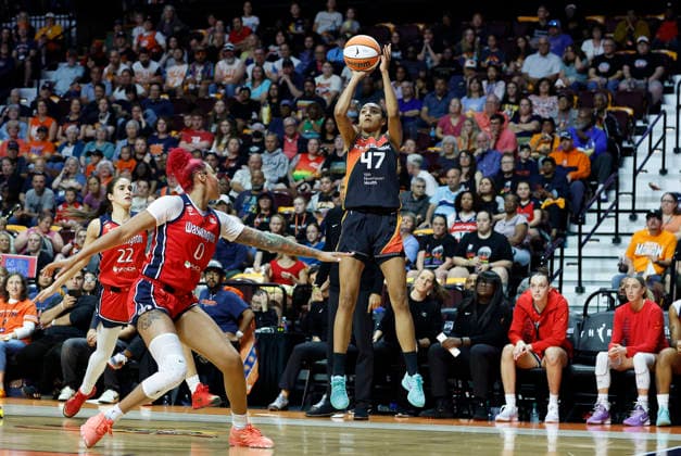 UNCASVILLE, CT - JUNE 26: Leila Lacan 47 of the Connecticut Sun shoots the ball during the WNBA, Basketball Damen, USA game between Washington Mystics and Connecticut Sun on June 26, 2026, at Mohegan Sun Arena in Uncasville, CT. (Photo by M. Anthony Nesmith Icon Sportswire) WNBA: JUN 26 Washington Mystics at Connecticut Sun EDITORIAL USE ONLY Icon26062607