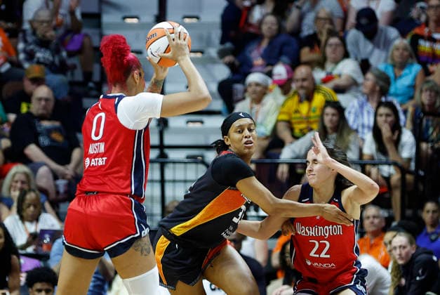 UNCASVILLE, CT - JUNE 26: Nell Angloma 33 of the Connecticut Sun defends Sonia Citron 22 of the Washington Mystics during the WNBA, Basketball Damen, USA game between Washington Mystics and Connecticut Sun on June 26, 2026, at Mohegan Sun Arena in Uncasville, CT. (Photo by M. Anthony Nesmith Icon Sportswire) WNBA: JUN 26 Washington Mystics at Connecticut Sun EDITORIAL USE ONLY Icon26062612