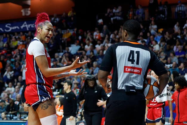 UNCASVILLE, CT - JUNE 26: Shakira Austin 0 of the Washington Mystics reacts to referee Ryan Johnson during the WNBA, Basketball Damen, USA game between Washington Mystics and Connecticut Sun on June 26, 2026, at Mohegan Sun Arena in Uncasville, CT. (Photo by M. Anthony Nesmith Icon Sportswire) WNBA: JUN 26 Washington Mystics at Connecticut Sun EDITORIAL USE ONLY Icon26062614