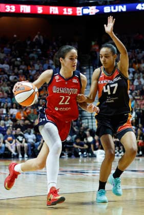 UNCASVILLE, CT - JUNE 26: Sonia Citron 22 of the Washington Mystics rives to the basket against Leila Lacan 47 of the Connecticut Sun during the WNBA, Basketball Damen, USA game between Washington Mystics and Connecticut Sun on June 26, 2026, at Mohegan Sun Arena in Uncasville, CT. (Photo by M. Anthony Nesmith Icon Sportswire) WNBA: JUN 26 Washington Mystics at Connecticut Sun EDITORIAL USE ONLY Icon26062619