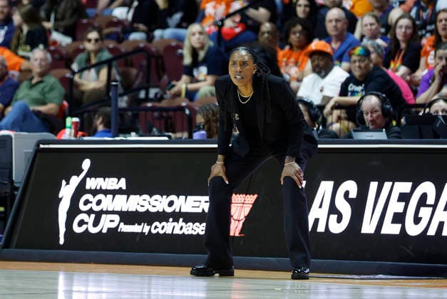 UNCASVILLE, CT - JUNE 26: Roneeka Hodges of the Connecticut Sun looks on during the WNBA, Basketball Damen, USA game between Washington Mystics and Connecticut Sun on June 26, 2026, at Mohegan Sun Arena in Uncasville, CT. (Photo by M. Anthony Nesmith Icon Sportswire) WNBA: JUN 26 Washington Mystics at Connecticut Sun EDITORIAL USE ONLY Icon26062625