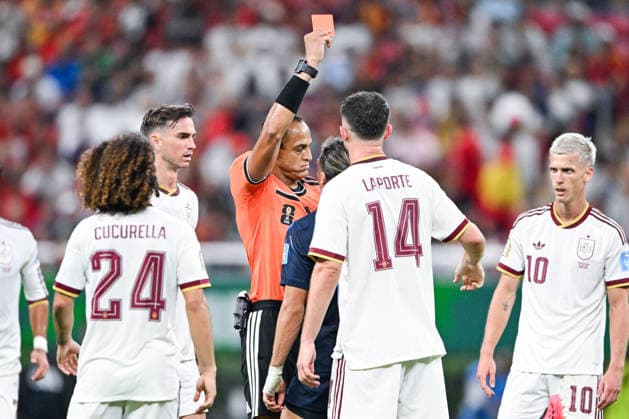 The Referee Ismail Elfath shows red card to Agustin Canobbio of Uruguay during a FIFA Men’s World Cup 2026 Group Stage football match between Uruguay and Spain at Guadalajara Stadium, in Guadalajara on June 26th 2026 (Photo by Nayra Halm SPP)  Copyright: xNayraxHalm SPPx Sportspressphoto_SPR177997