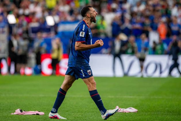 June 26, 2026: Cape Verde defender Roberto Lopes (4) celebrates advancing to the round of 32 after a FIFA World Cup, WM, Weltmeisterschaft, Fussball Group H match between Saudi Arabia and Cape Verde in Houston, TX. .. CSM FIFA World Cup 2026: Saudi Arabia Vs Cape Verde JUN 26  - ZUMAc04_ 20260626_faf_c04_006 Copyright: xTraskxSmithx
