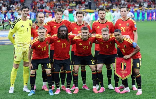 Belgium s players pose for a family portrait at the start of a soccer game between Belgian national team, Nationalteam Red Devils and New Zealand, on Friday 26 June 2026, at the BC Place Vancouver stadium in Vancouver, Canada, the third game in the group stage of the FIFA World Cup, WM, Weltmeisterschaft, Fussball 2026. The Diables Rouges - Rode Duivels were drawn into Group G. BRUNOxFAHY  x179493539x