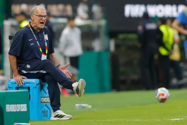 FIFA World Cup, WM, Weltmeisterschaft, Fussball 2026 - Group H - Uruguay vs Spain Uruguay s head coach, Marcelo Bielsa, reacts during the FIFA World Cup 2026 group stage match Uruguay against Spain in Guadalajara, Mexico, 26 June 2026. GUADALAJARA Mexico  Copyright: xFRANCISCOxGUASCOx