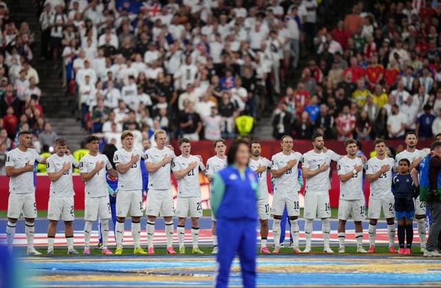 June 26, 2026, Vancouver, Bc, CANADA: New Zealand players stand for the national anthem before taking on Belgium during the first half of a World Cup Group G soccer match, in Vancouver, on Friday, June 26, 2026. Canada News - June 26, 2026  - ZUMAc35_ 20260626_zaf_c35_312 Copyright: xDarrylxDyckx