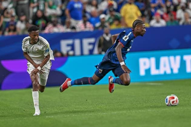 World Cup Debutants Cape Verde Secure Place in Knockout Stage HOUSTON, TEXAS, UNITED STATES JUNE 26: Cape Verde advanced to the knockout stage as group runners-up with three draws, becoming one of the tournament™s surprise stories and setting up a Round of 32 clash with defending champions Argentina. HOUSTON United States of America Copyright: x xwalidxibrahimx xJNAxPressx