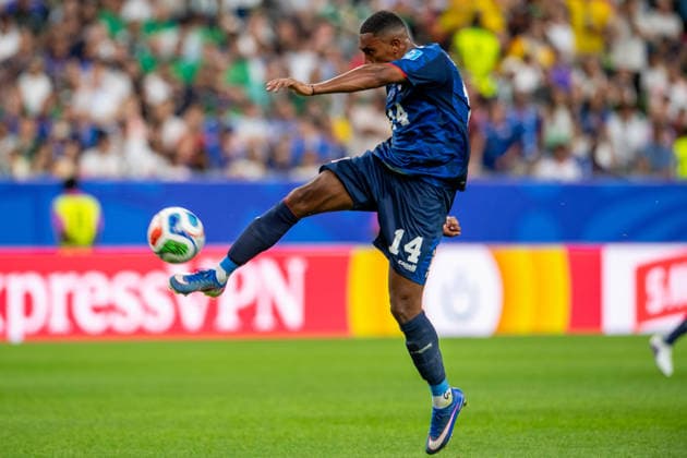 June 26, 2026: Cape Verde midfielder Deroy Duarte (14) controls the ball during a FIFA World Cup, WM, Weltmeisterschaft, Fussball Group H match between Saudi Arabia and Cape Verde in Houston, TX. .. CSM USA - ZUMAc04_ 20260626_faf_c04_040 Copyright: xTraskxSmithx