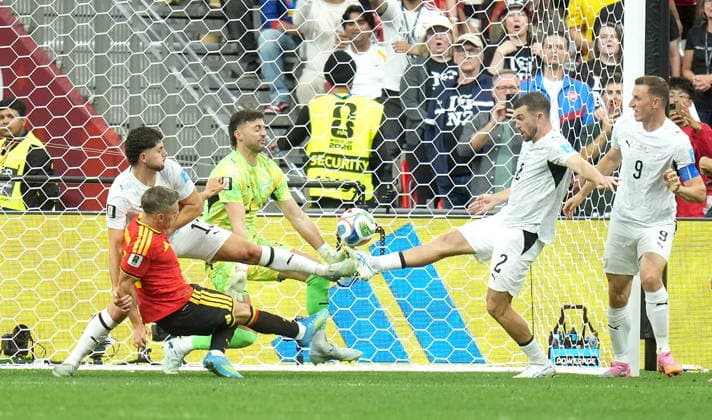 FIFA World Cup, WM, Weltmeisterschaft, Fussball 2026 - Group G - New Zealand vs Belgium Leandro Trossard (L) of Belgium scoring the opening goal during the FIFA World Cup 2026 group stage match New Zealand against Belgium, in Vancouver, Canada, 26 June 2026. VANCOUVER Canada  Copyright: xBOBxFRIDx