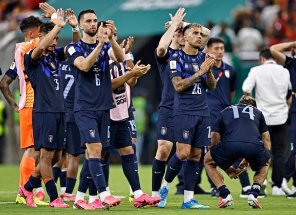 June 26, 2026, Guadalajara, Jalisco, Mexico: Sebastian Caceres, Rodrigo Bentancur, Rodrigo Zalazar and players of Uruguay shows dejection after the teams 0-1 defeat in the match between the match between Uruguay and Spain for the 3st round of the group H of the FIFA World Cup, WM, Weltmeisterschaft, Fussball 2026, at Guadalajara Stadium, in Guadalajara, Mexico on June 26, 2026. Photo: DiaEsportivo FIFA World Cup 2026, Uruguay Vs Spain, Guadalajara, Mexico  - ZUMAh208 20260626_zsp_h208_059 Copyright: xHeulerxAndreyx