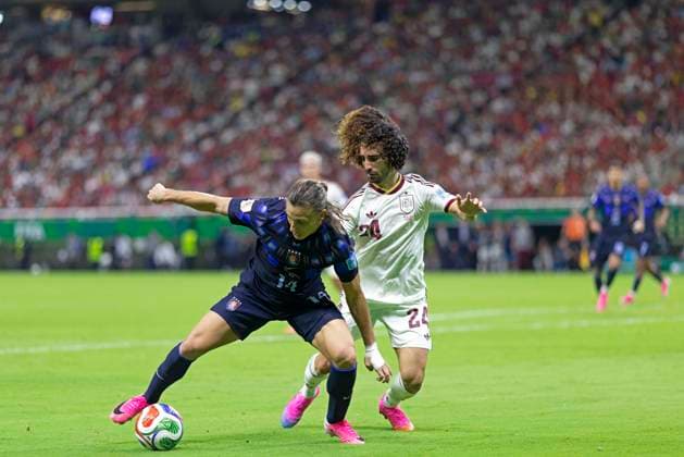 June 26, 2026, Guadalajara, Jalisco, Mexico: AgustoÂ­n Canobbio of Uruguay battles for possession ball with Marc Cucurella of Spain during the match between Uruguay and Spain for the 3st round of the group H of the FIFA World Cup, WM, Weltmeisterschaft, Fussball 2026, at Guadalajara Stadium, in Guadalajara, Mexico on June 26, 2026. Photo: DiaEsportivo Guadalajara Mexico - ZUMAh208 20260626_zsp_h208_071 Copyright: xHeulerxAndreyx