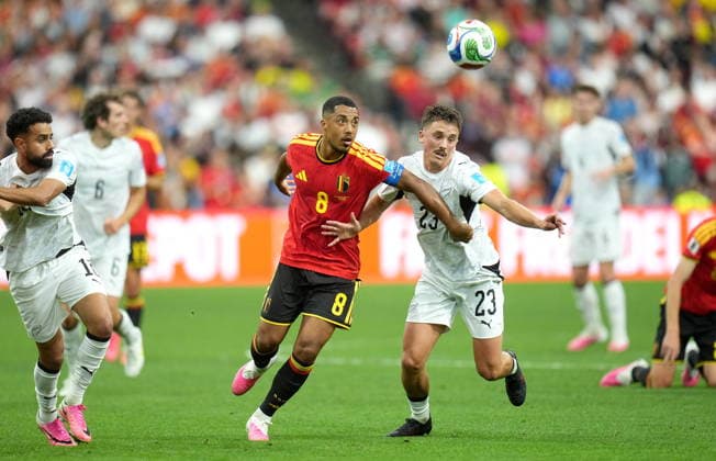 FIFA World Cup, WM, Weltmeisterschaft, Fussball 2026 - Group G - New Zealand vs Belgium Youri Tielemans (L) of Belgium and Ryan Thomas of New Zealand in action during the FIFA World Cup 2026 group stage match New Zealand against Belgium, in Vancouver, Canada, 26 June 2026. VANCOUVER Canada  Copyright: xBOBxFRIDx