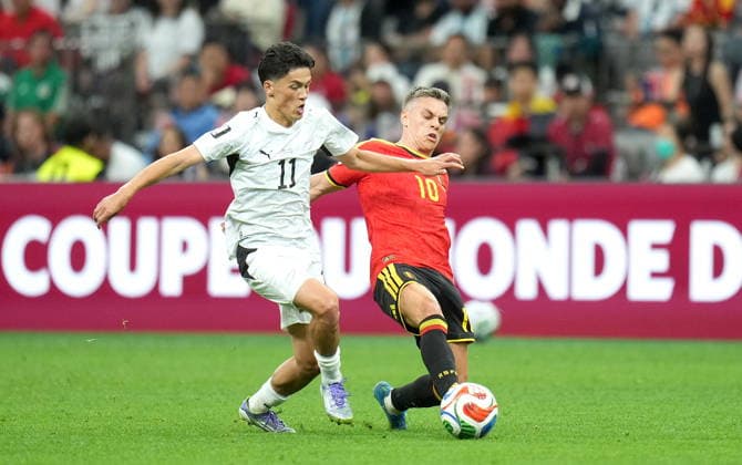 FIFA World Cup, WM, Weltmeisterschaft, Fussball 2026 - Group G - New Zealand vs Belgium Leandro Trossard (R) of Belgium and Elijah Just of New Zealand in action during the FIFA World Cup 2026 group stage match New Zealand against Belgium, in Vancouver, Canada, 26 June 2026. VANCOUVER Canada  Copyright: xBOBxFRIDx