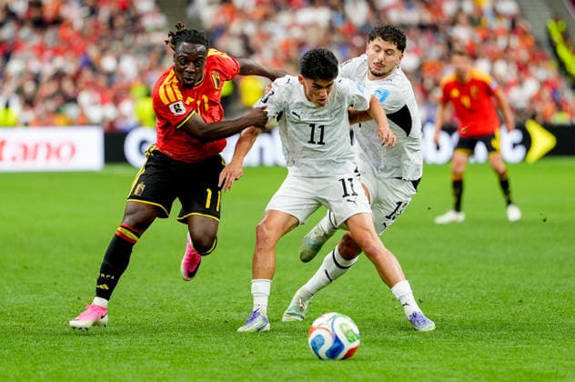 New Zealand v Belgium - FIFA World Cup, WM, Weltmeisterschaft, Fussball 2026 - Group G VANCOUVER, CANADA - JUNE 26: Doku (11) of Belgium in action against Eli Just (11) of New Zealand during the 2026 FIFA World Cup First Stage Group G match between New Zealand and Belgium at BC Place (Vancouver Stadium) in Vancouver, British Columbia, Canada on June 26, 2026. Ercin Erturk Anadolu British Columbia Canada. Editorial use only. Please get in touch for any other usage.  Copyright: x2026xAnadoluxErcinxErturkx