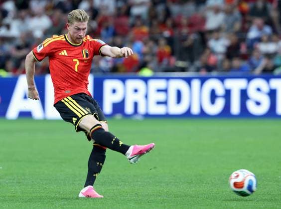 Belgium s Kevin De Bruyne kicks the ball during a soccer game between Belgian national team, Nationalteam Red Devils and New Zealand, on Friday 26 June 2026, at the BC Place Vancouver stadium in Vancouver, Canada, the third game in the group stage of the FIFA World Cup, WM, Weltmeisterschaft, Fussball 2026. The Diables Rouges - Rode Duivels were drawn into Group G. BRUNOxFAHY  x179496357x