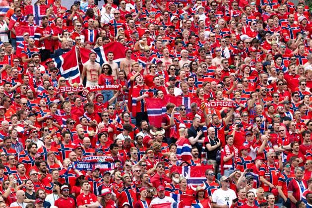 June 26, 2026; Foxborough, Massachusetts, USA; Norway supporters stand during the Norwegian national anthem ahead of a FIFA World Cup, WM, Weltmeisterschaft, Fussball 2026 Group I match between Norway and France at Boston Stadium. (c) CSM - ZUMAc04_ 20260626_zma_c04_322 Copyright: xBurtxGranofskyx