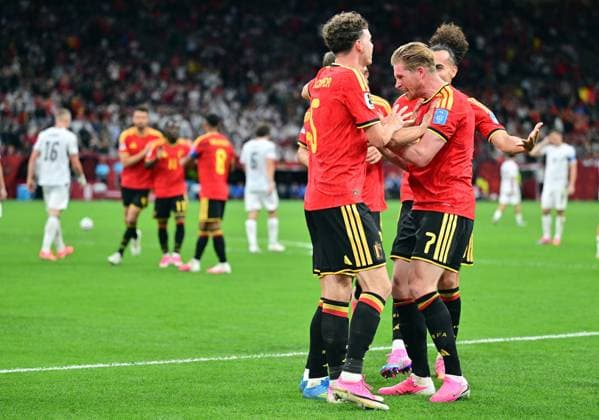 Belgium s Thomas Meunier and Belgium s Kevin De Bruyne celebrate after scoring during a soccer game between Belgian national team, Nationalteam Red Devils and New Zealand, on Friday 26 June 2026, at the BC Place Vancouver stadium in Vancouver, Canada, the third game in the group stage of the FIFA World Cup, WM, Weltmeisterschaft, Fussball 2026. The Diables Rouges - Rode Duivels were drawn into Group G. DIRKxWAEM  x179496472x
