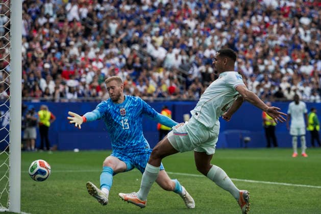 Norway v France - FIFA World Cup, WM, Weltmeisterschaft, Fussball 2026 Maxence Lacroix of France competes for the ball with Egil Selvik of Norway during the FIFA World Cup 2026 Group I football match between Norway and France. France won 4-1 over Norway. Foxborough United States Copyright: xNicolòxCampox