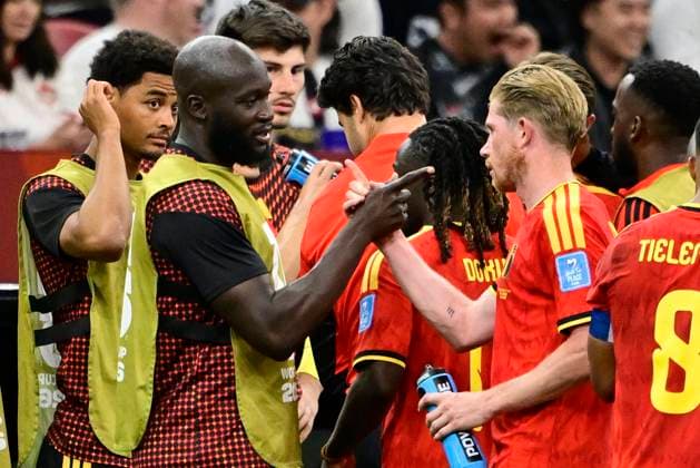 New Zealand vs Belgium - FIFA World Cup, WM, Weltmeisterschaft, Fussball 2026 VANCOUVER, CANADA - JUNE 26 : Lukaku Romelu forward of Belgium, De Bruyne Kevin forward of Belgium, Drink break during the FIFA World Cup 2026 Group G match between New Zealand and Belgium at the BC Place Stadium on June 26, 2026 in Vancouver, Canada, 26 06 2026 Vancouver Canada  Copyright: xJanxDexMeuleneirx