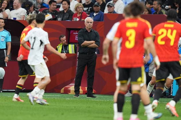 New Zealand v Belgium - FIFA World Cup, WM, Weltmeisterschaft, Fussball 2026 - Group G VANCOUVER, CANADA - JUNE 26: Head coach Darren Bazeley of New Zealand looks on during the 2026 FIFA World Cup First Stage Group G match between New Zealand and Belgium at BC Place (Vancouver Stadium) in Vancouver, British Columbia, Canada on June 26, 2026. Ercin Erturk Anadolu British Columbia Canada. Editorial use only. Please get in touch for any other usage.  Copyright: x2026xAnadoluxErcinxErturkx