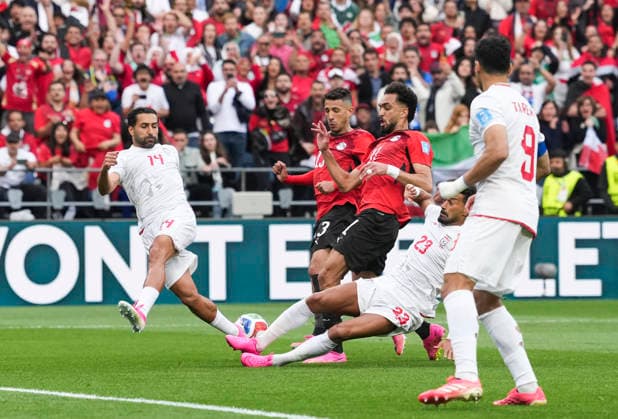 (260627) -- SEATTLE, June 27, 2026 -- Players compete during the group G match between Egypt and Iran at the 2026 FIFA World Cup, WM, Weltmeisterschaft, Fussball at Seattle Stadium in Seattle, the United States, June 26, 2026. ) (SP)U.S.-SEATTLE-FOOTBALL-FIFA WORLD CUP-GROUP G-EGY VS IRN PengxZiyang 