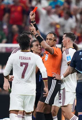 (260627) -- GUADALAJARA, June 27, 2026 -- Referee Ismail Elfath shows a red card to Uruguay s Agustin Canobbio during the group H match between Uruguay and Spain at the 2026 FIFA World Cup, WM, Weltmeisterschaft, Fussball at Guadalajara Stadium in Guadalajara, Mexico, June 26, 2026. (Photo by Xinhua) (SP)MEXICO-GUADALAJARA-FOOTBALL-FIFA WORLD CUP-GROUP H-URU VS ESP MartinxZabala 
