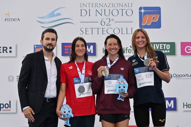 IPA86115042 - MAO Alessandra, HAUGHEY Siobhan and MASCOLO Anna Chiara during the medal ceremony for the women’s 200-meter freestyle on the first day of the 62nd Settecolli International Swimming Trophy at the Foro Italico in Rome, June 26, 2026.  Copyright: xDomenicoxCippitelli IPAxSportx xx 86115042