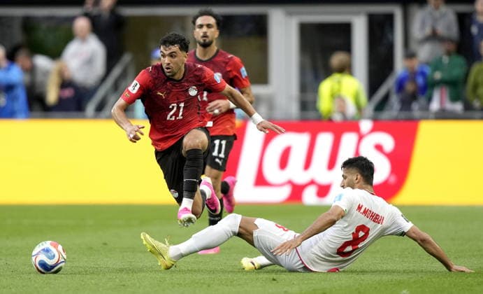 FIFA World Cup, WM, Weltmeisterschaft, Fussball 2026 - Group G - Egypt vs Iran Mahmoud Saber (L) of Egypt and Mohammad Mohebi of Iran in action during the FIFA World Cup 2026 group stage match Egypt against Iran, in Seattle, USA, 26 June 2026. SEATTLE United States  Copyright: xSTEPHENxBRASHEARx