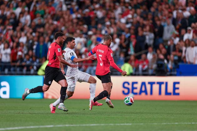 Egypt v Iran - FIFA World Cup, WM, Weltmeisterschaft, Fussball 2026 - Group G SEATTLE, USA - JUNE 26: Ramy Rabia (5) of Egypt in action during the 2026 FIFA World Cup First Stage Group G match between Egypt and IR Iran at Lumen Field (Seattle Stadium) in Seattle, Washington, United States on June 26, 2026. Samah Zidan Anadolu Washington United States. Editorial use only. Please get in touch for any other usage.  Copyright: x2026xAnadoluxSamahxZidanx