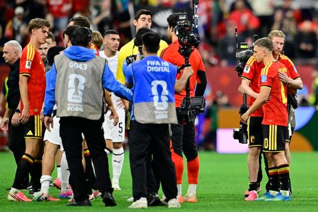 New Zealand vs Belgium - FIFA World Cup, WM, Weltmeisterschaft, Fussball 2026 VANCOUVER, CANADA - JUNE 26 : De Bruyne Kevin forward of Belgium, Trossard Leandro forward of Belgium after the game during the FIFA World Cup 2026 Group G match between New Zealand and Belgium at the BC Place Stadium on June 26, 2026 in Vancouver, Canada, 26 06 2026 Vancouver Canada  Copyright: xJanxDexMeuleneirx