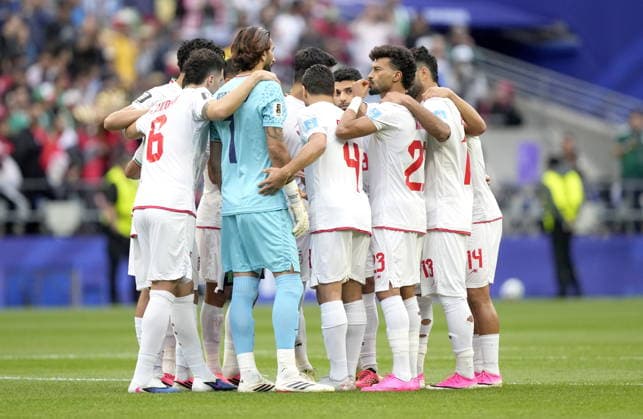 FIFA World Cup, WM, Weltmeisterschaft, Fussball 2026 - Group G - Egypt vs Iran Players of Iran huddle on the pitch before the FIFA World Cup 2026 group stage match Egypt against Iran, in Seattle, USA, 26 June 2026. SEATTLE United States  Copyright: xSTEPHENxBRASHEARx