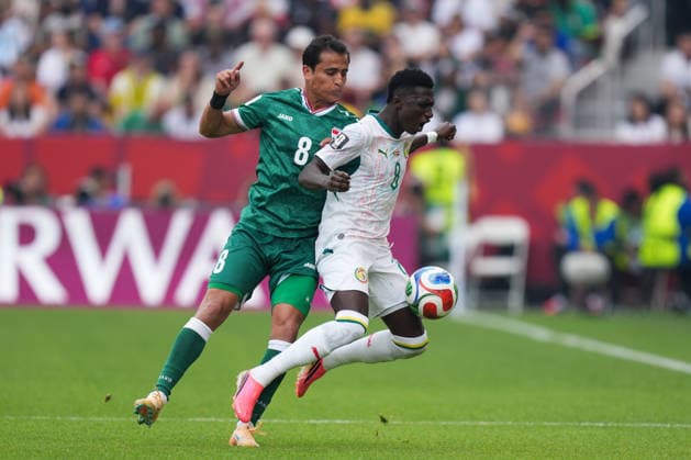 Senegal v Iraq - 2026 FIFA World Cup, WM, Weltmeisterschaft, Fussball Group I Lamine Camara 08 of Senegal and Ibrahim Bayesh 08 of Iraq battle for the ball during the 2026 FIFA World Cup Group I match between Senegal and Iraq at Toronto Stadium. on June 26, 2026 in Toronto, Canada. (Photo by Leonardo Ramirez Eyepix Group) Copyright: xLeonardoxRamirezx xEyepixxGroupx LR26062026-03780