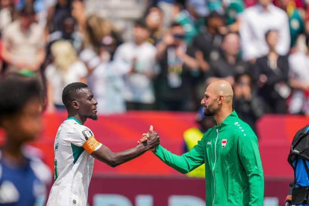 Senegal v Iraq - 2026 FIFA World Cup, WM, Weltmeisterschaft, Fussball Group I Idrissa Gana Gueye 05 of Senegal and Ahmed Basil 22 of Iraq during the 2026 FIFA World Cup Group I match between Senegal and Iraq at Toronto Stadium. on June 26, 2026 in Toronto, Canada. (Photo by Leonardo Ramirez Eyepix Group) Copyright: xLeonardoxRamirezx xEyepixxGroupx LR26062026-09760
