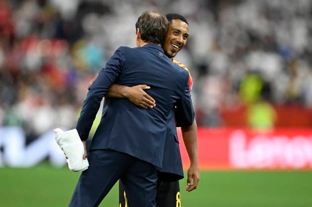 New Zealand vs Belgium - FIFA World Cup, WM, Weltmeisterschaft, Fussball 2026 VANCOUVER, CANADA - JUNE 26 : Team captain Tielemans Youri midfielder of Belgium launched with Garcia Rudi head coach of Belgium during the FIFA World Cup 2026 Group G match between New Zealand and Belgium at the BC Place Stadium on June 26, 2026 in Vancouver, Canada, 26 06 2026 Vancouver Canada  Copyright: xNicoxVereeckenx
