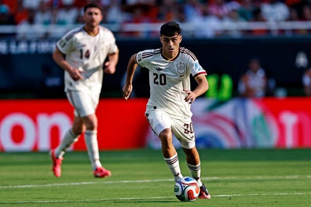 RECORD DATE NOT STATED 26th June 2026; Guadalajara Stadium, Guadalajara, Mexico; FIFA World Cup, WM, Weltmeisterschaft, Fussball Football, Uruguay versus Spain; Pedri of Spain runs with the ball HeulerxAndrey DiaEsportivo