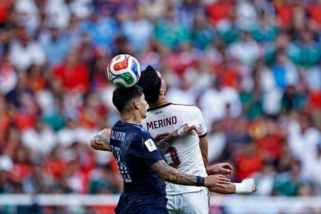 RECORD DATE NOT STATED 26th June 2026; Guadalajara Stadium, Guadalajara, Mexico; FIFA World Cup, WM, Weltmeisterschaft, Fussball Football, Uruguay versus Spain; Mathias Olivera of Uruguay battles for possession with Mikel Merino of Spain HeulerxAndrey DiaEsportivo