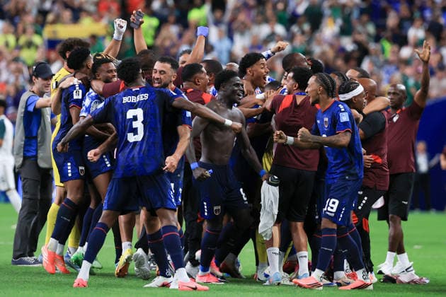 Players of Cape Verde celebrate at the end a Group H match at the 2026 FIFA World Cup, WM, Weltmeisterschaft, Fussball between Cape Verde and Saudi Arabia at NRG stadium in Houston, United States, 26 June 2026. FIFA World Cup 2026 - Group H - Cape Verde vs Saudi Arabia !ACHTUNG: NUR REDAKTIONELLE NUTZUNG!  Copyright: xCarlosxRamírezx GR6245 0860152473st