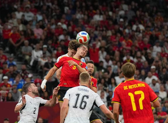 (260627) -- VANCOUVER, June 27, 2026 -- Arthur Theate of Belgium (C) jumps for a header during the group G match between New Zealand and Belgium at the 2026 FIFA World Cup, WM, Weltmeisterschaft, Fussball at BC Place Vancouver in Vancouver, Canada, June 26, 2026. ) (SP)CANADA-VANCOUVER-FOOTBALL-FIFA WORLD CUP-GROUP G-NZL VS BEL MengxYongmin 
